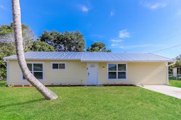 674 23rd Place Vero Beach, FL 32962